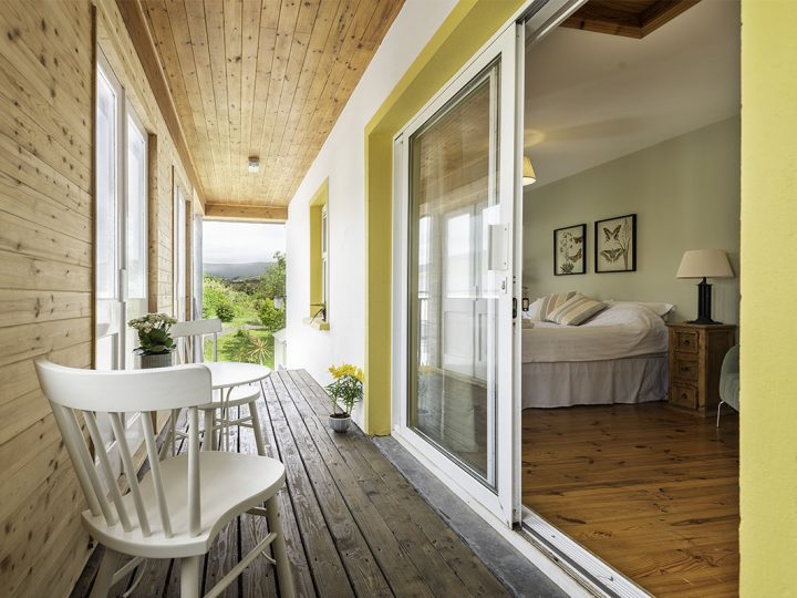 Holiday rentals Wild Atlantic Way - Sliding doors into Master