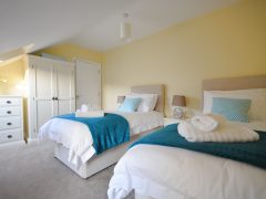 Holiday cottages Kerry - Twin bedroom