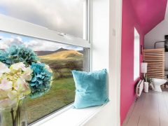 Holiday cottages Kerry - Bathroom and view of Kinard