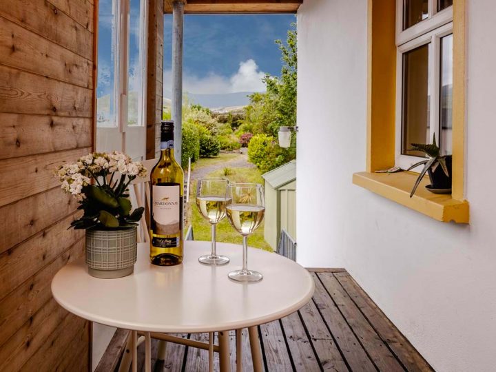 Holiday Homes Wild Atlantic Way - Outdoor table and wine