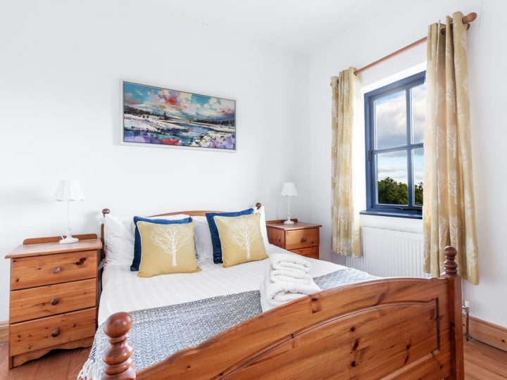 Exclusive holiday rentals on the Wild Atlantic Way - Double bed