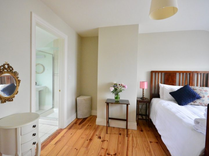 Exclusive holiday houses on the Wild Atlantic Way - Bedroom with ensuite