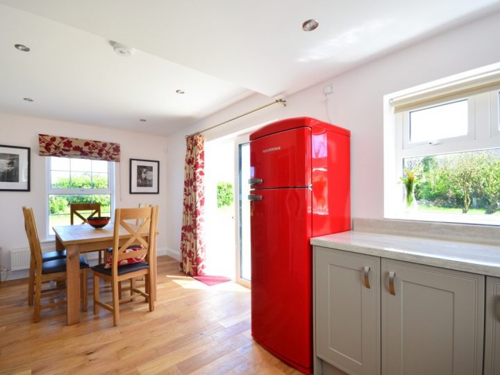 Holiday Letting on the Wild Atlantic Way - Kitchen diner