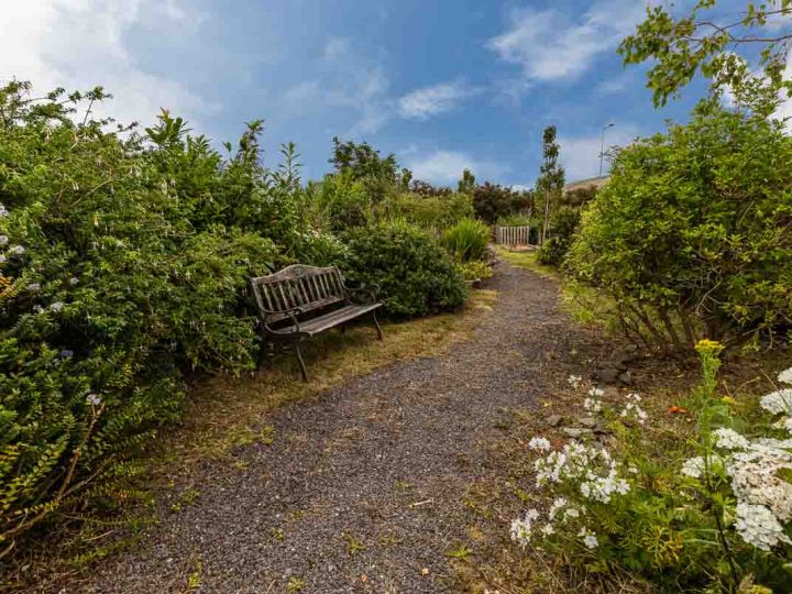 Holiday Homes Ireland - Garden bench