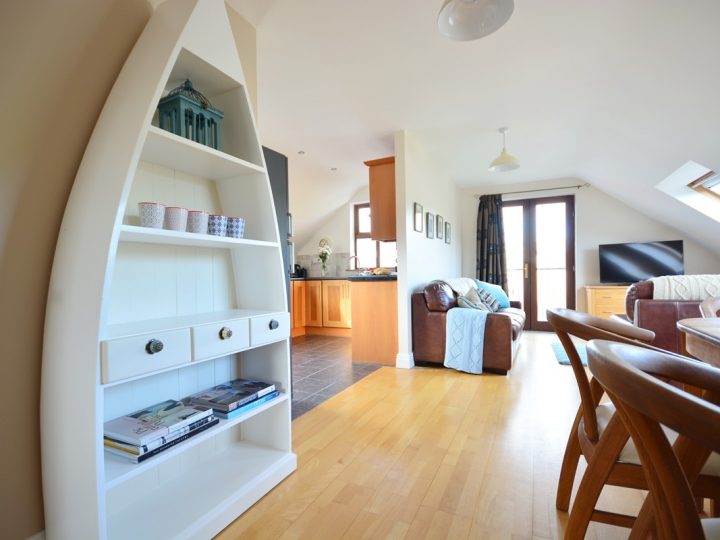 Exclusive holiday rentals Kerry - Boat shelf