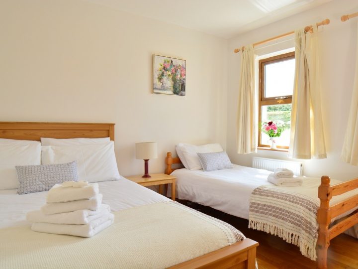 Exclusive holiday rentals Kerry - Double and single bed