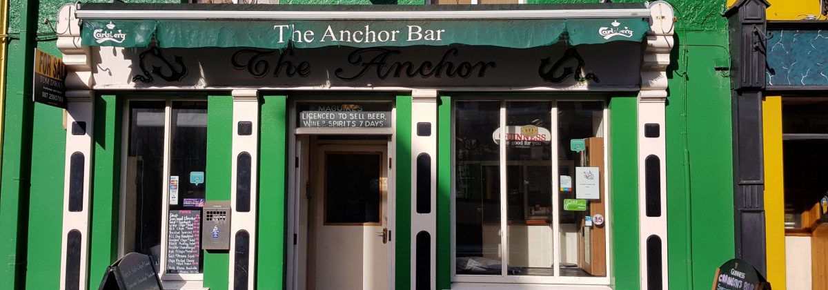 Holiday rentals Wild Atlantic Way - Anchor Bar exterior