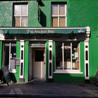 Holiday rentals Wild Atlantic Way - Anchor Bar exterior