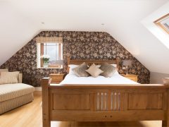Holiday homes Dingle - Master bedroom