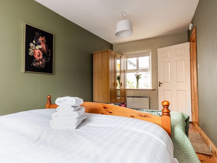 Holiday cottages Ireland - Downstairs bedroom