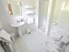 5 Star holiday lets Ibiza - Bathroom