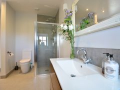 Holiday cottages Ireland - Bathroom
