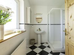 Holiday houses Kerry - Main bathroom