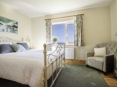 Holiday homes Dingle - Clifftop house bedroom