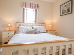 Exclusive Holiday Lets on the Wild Atlantic Way - Bed