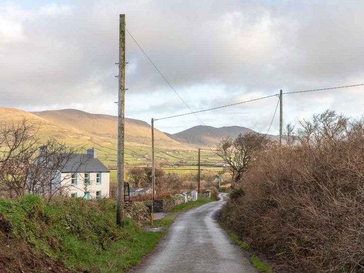 Exclusive holiday cottages Kerry - Kinard country lane