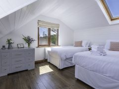 Holiday cottages Kerry - Twin bedroom