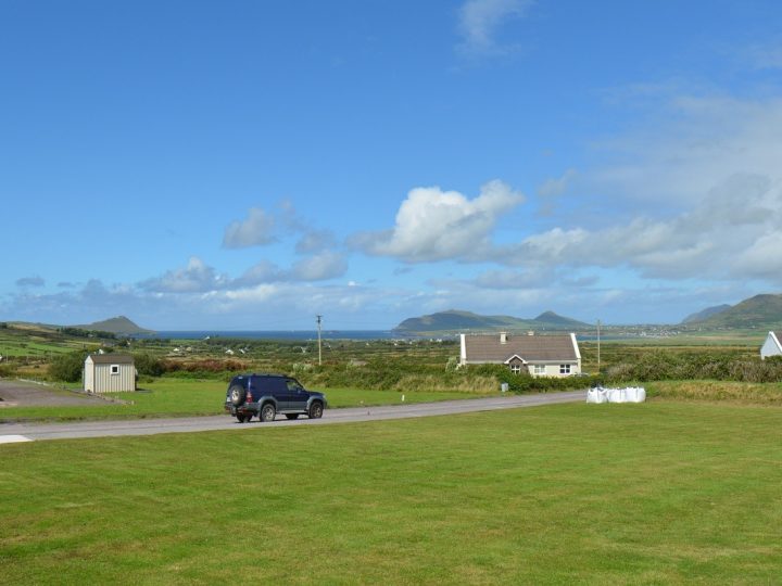 Holiday rentals Dingle - Road into house