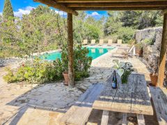 Holiday homes Ibiza - Swimming pool and bench