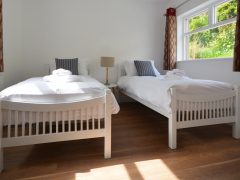 Holiday cottages Wild Atlantic Way - Twin bed close up