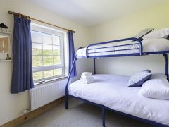 Luxury Holiday Homes Ireland - Clifftop house bunk beds