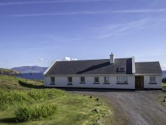 Exclusive holiday houses Kerry - Clifftop house exterior