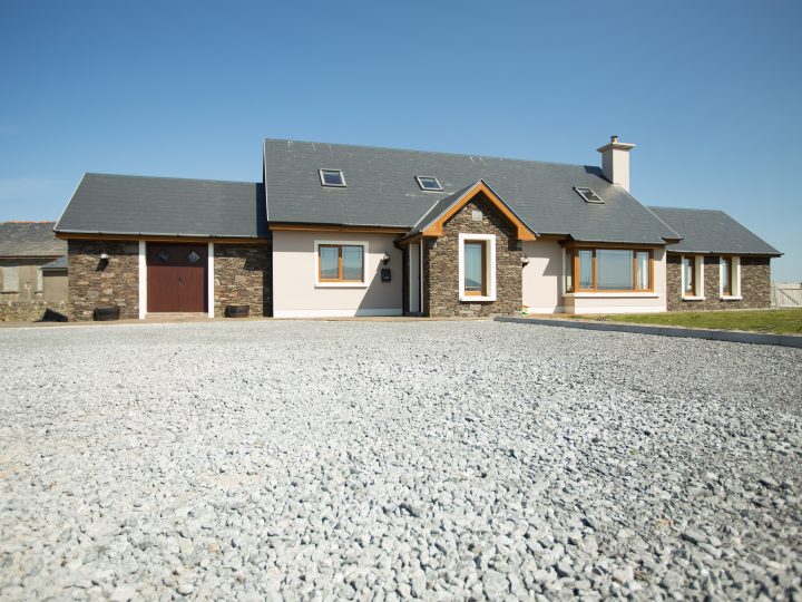 Exclusive holiday houses on the Wild Atlantic Way - Gravel Driveway