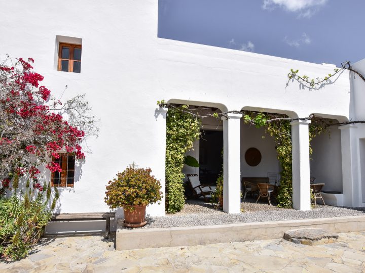 Holiday Villas Ibiza - Villa exterior