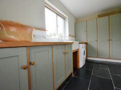 6 Star Holiday Lettings on the Wild Atlantic Way - Utility room