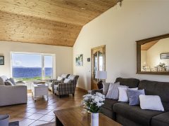 Exclusive holiday cottages Kerry - Living area with sea view