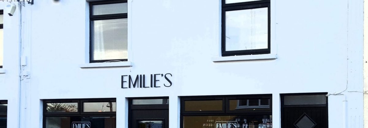 Exclusive holiday cottages Kerry - Emilies bakery exterior