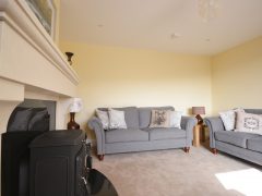 Holiday cottages Wild Atlantic Way - Sofa and fireplace