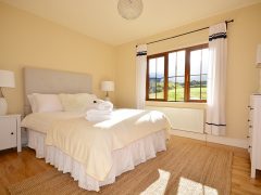 Holiday houses Ireland - bedroom