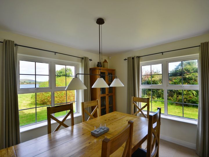 Holiday cottages Wild Atlantic Way - Dining table