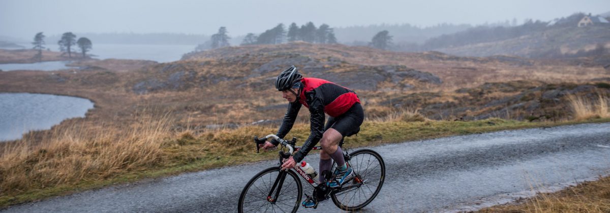 Exclusive holiday houses Kerry - Man cycling