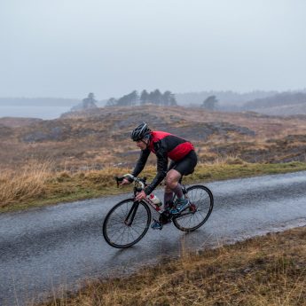 Exclusive holiday houses Kerry - Man cycling