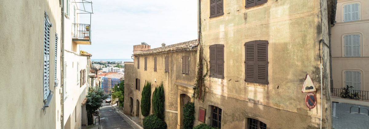 Holiday houses Antibes - Cages-Sur-Mer Street