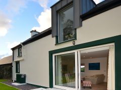 Luxury Holiday Homes Ireland - Back garden and house exterior