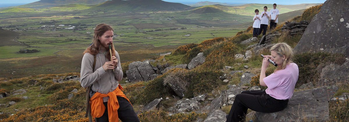 Holiday cottages Wild Atlantic Way - Tradfest musicians on mountain