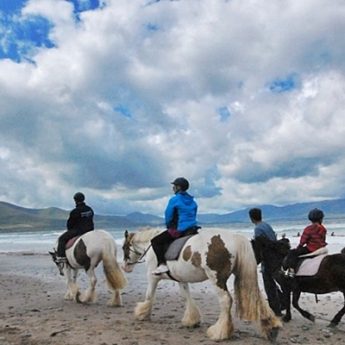 Holiday homes Dingle - Beach horse riding