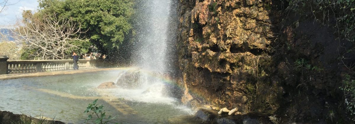 Exclusive holiday villas on the French Rivera - Castle hill waterfall