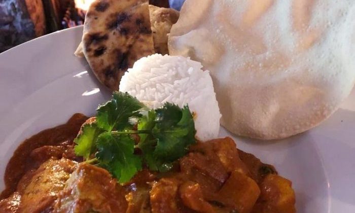 Holiday rentals Dingle - Curry with rice and naan bread