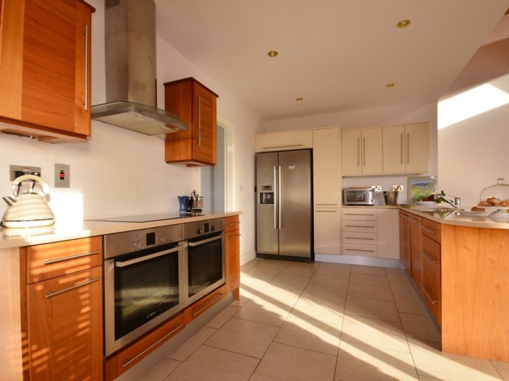 Exclusive holiday rentals on the Wild Atlantic Way - Kitchen