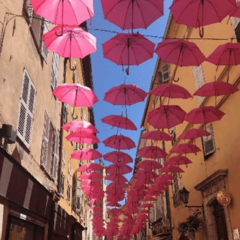 Holiday houses Nice - Umbrella Street