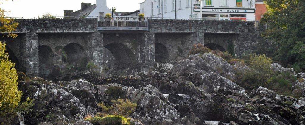 6 Star Holiday Lettings on the Wild Atlantic Way - Sneem bridge