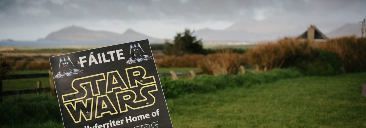 Holiday homes Dingle - Star wars sign