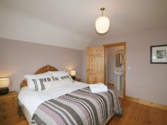 Holiday cottages Ireland - Master with ensuite