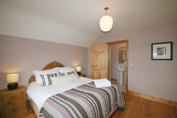 Holiday cottages Ireland - Master with ensuite