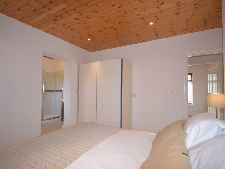 Holiday cottages Kerry - Bedroom with ensuite