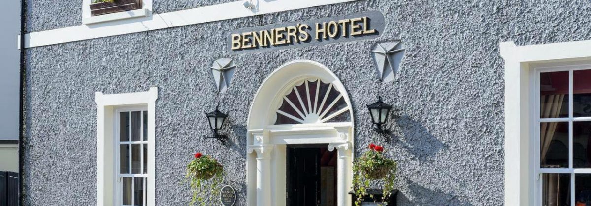 Luxury Holiday Homes Ireland - Benners hotel exterior